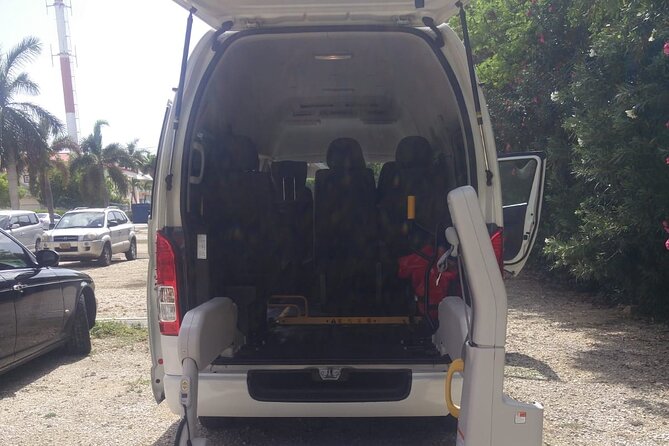 Airport Transfer to West Bay Accommodations (GCM)-Round Trip - What the short drive can add to your arrival