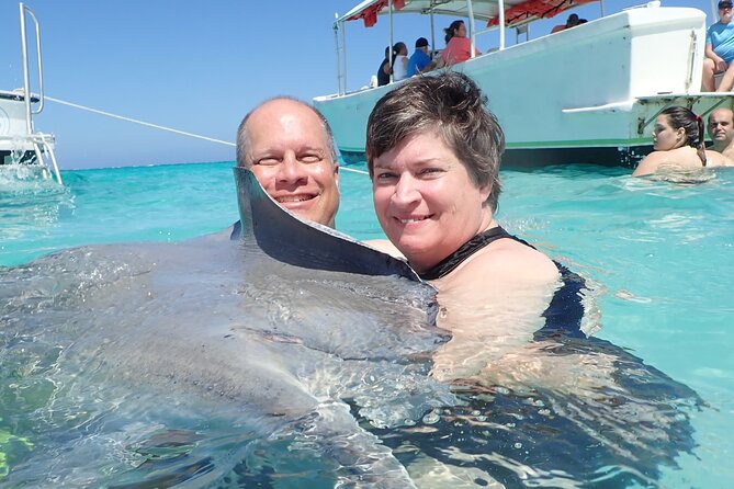 Grand Cayman Half-Day Private Charter - Stingray City and the Southern stingrays