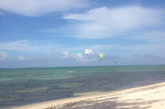 Grand Cayman Kitesurf Gear Rental - Staff support when you need more than a rental