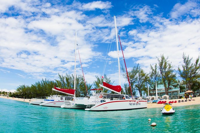 Grand Cayman Kittiwake and Reef Sail - Leaving Seven Mile Beach by catamaran