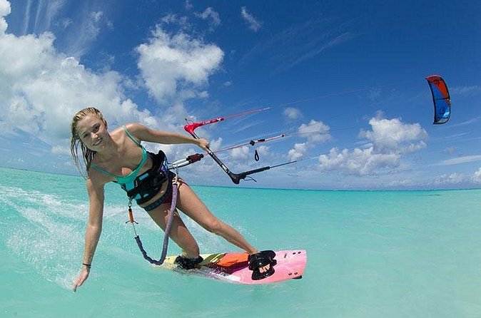 Introductory Semi-Private Kitesurf Lesson - Seven Mile Beach is your launch point