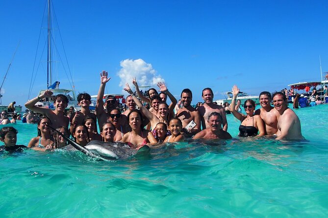 Private 4 hour Catamaran Tour - Starfish Point and a Slower Stop