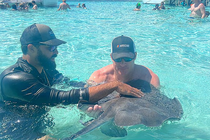 Private Boat Charter in Cayman Islands - Stingray City in 30 minutes
