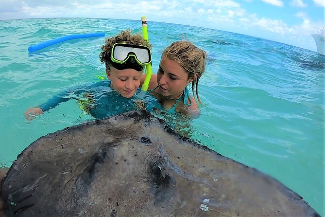 Private Charter 28ft Grady White. Stingrays, Snorkeling, Starfish - Starting from Yacht Drive in Grand Cayman