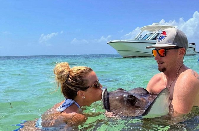 Private Charter for Stingray city - What the $600 group price really means