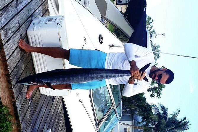 Private Deep Sea Fishing Experience in Grand Cayman - How the crew can change tactics during the trip
