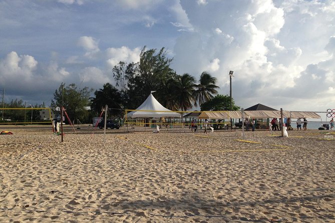 Seven Mile Beach Getaway - Guides can make the coach ride worthwhile
