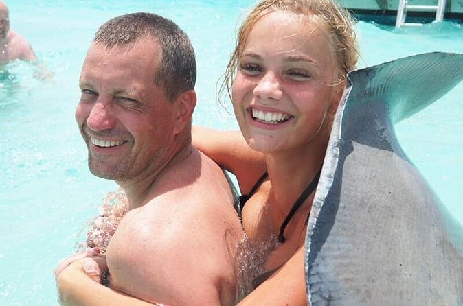 Stingray City and Coral Gardens - The three-hour schedule is compact but useful