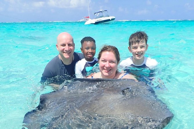 Stingray City and Snorkel Tour With Lunch - Why Stingray City remains Grand Cayman’s signature outing