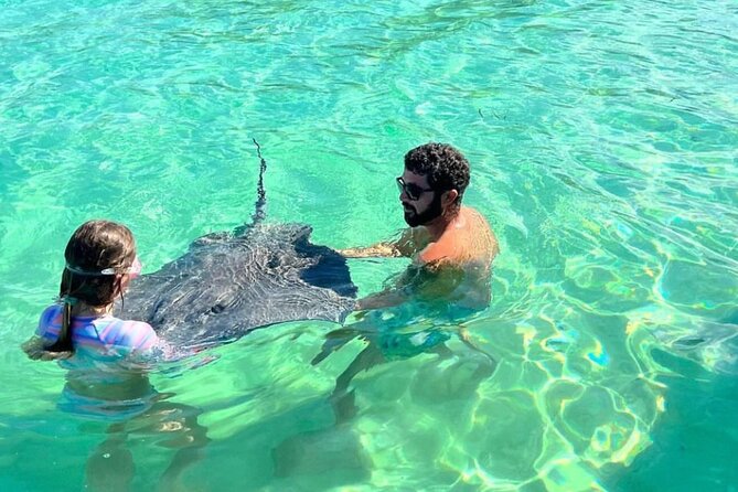 Stingray City and Snorkeling Private Charter - A three-hour route built around your group