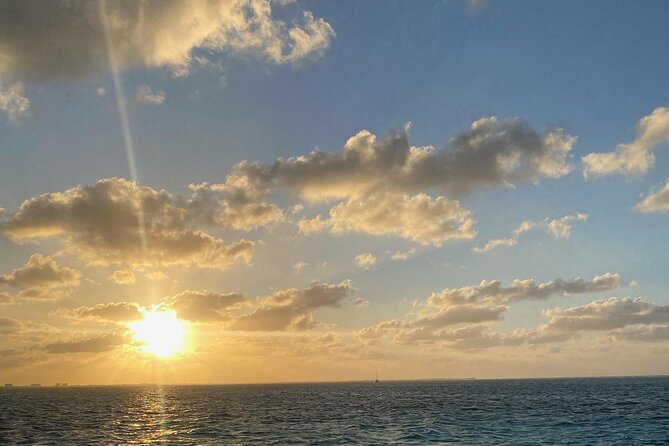 Stingray City Catamaran Sunset Tour - Key points before you book