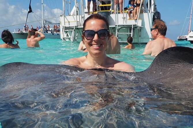 Stingray City, Coral Gardens & Frankie's Local Lunch & Juice - Stingray City, where the water is only 2 to 5 feet deep
