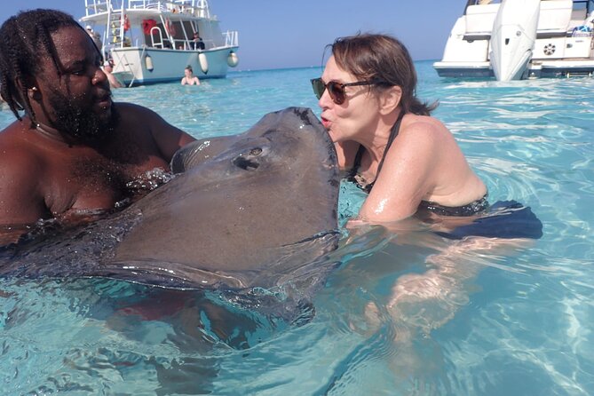 Stingray City, Star fish Point and Snorkeling Private Boat Tour - What the guides add to the experience