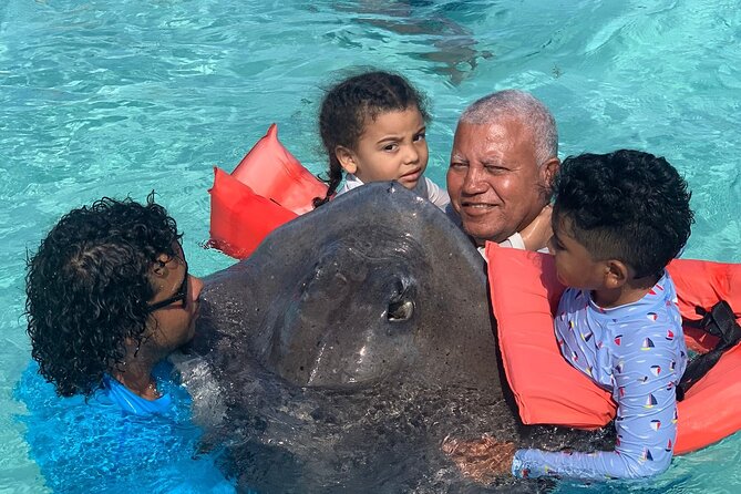 StingrayCity ,Coral Garden & Starfish Tour. - Why Stingray City is the main event