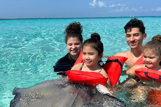 StingrayCity ,Coral Garden & Starfish Tour. - Crew service and safety